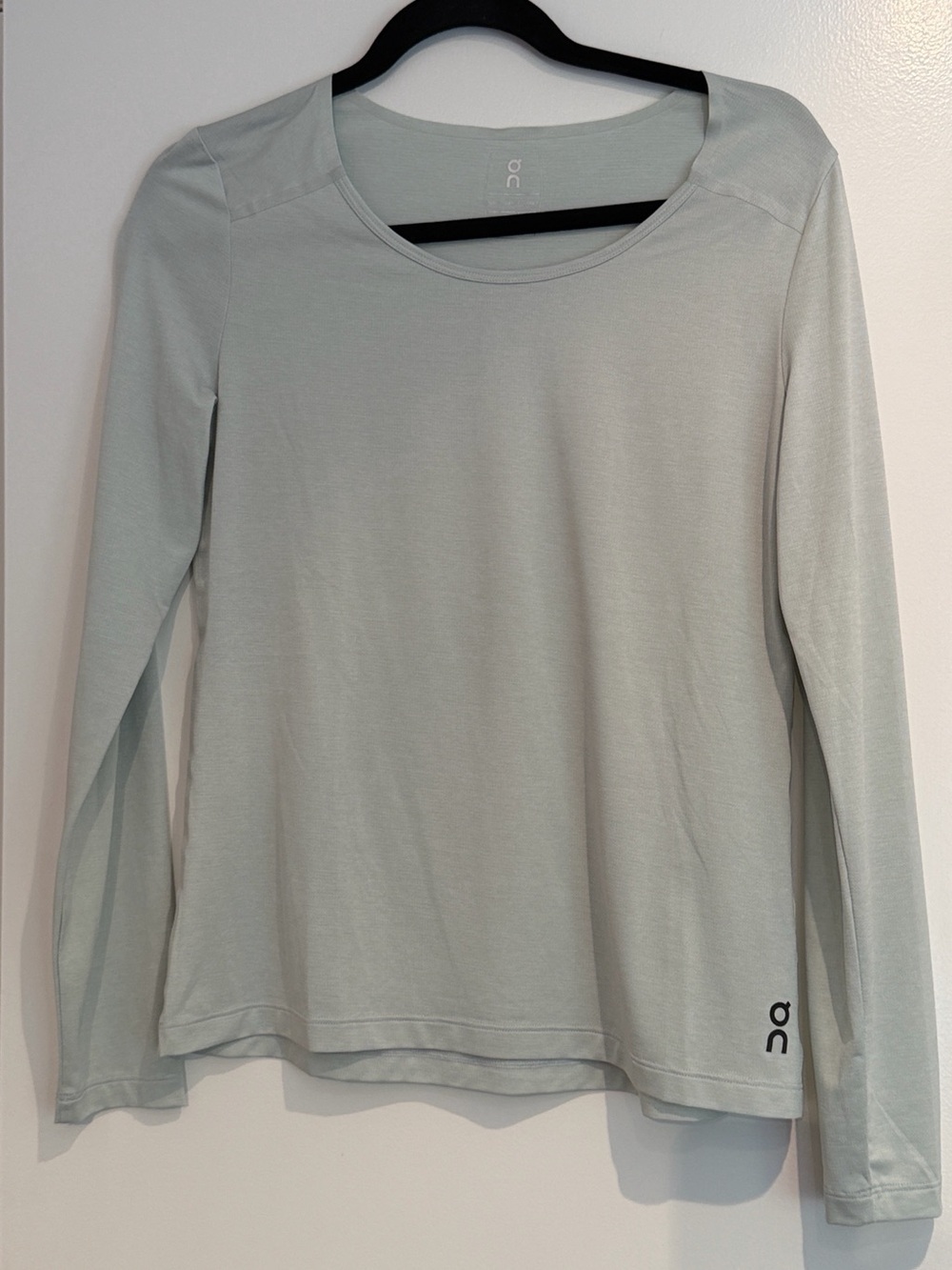 On Running Women's Long Sleeve Scoop Neck Top in Pale Mint